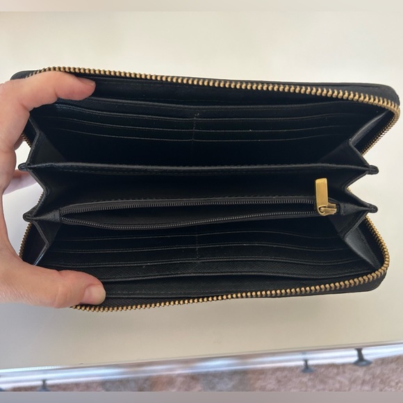 Fossil wallet with wristlet - Picture 3 of 3